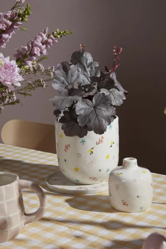 Worldwide Shipping Ditsy Floral Pot with Saucer 8"x 7" By Accent Decor