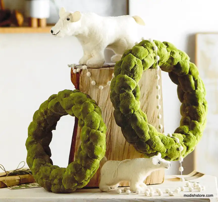 Felt Polar Bears & White Berry Garland Flash Sale